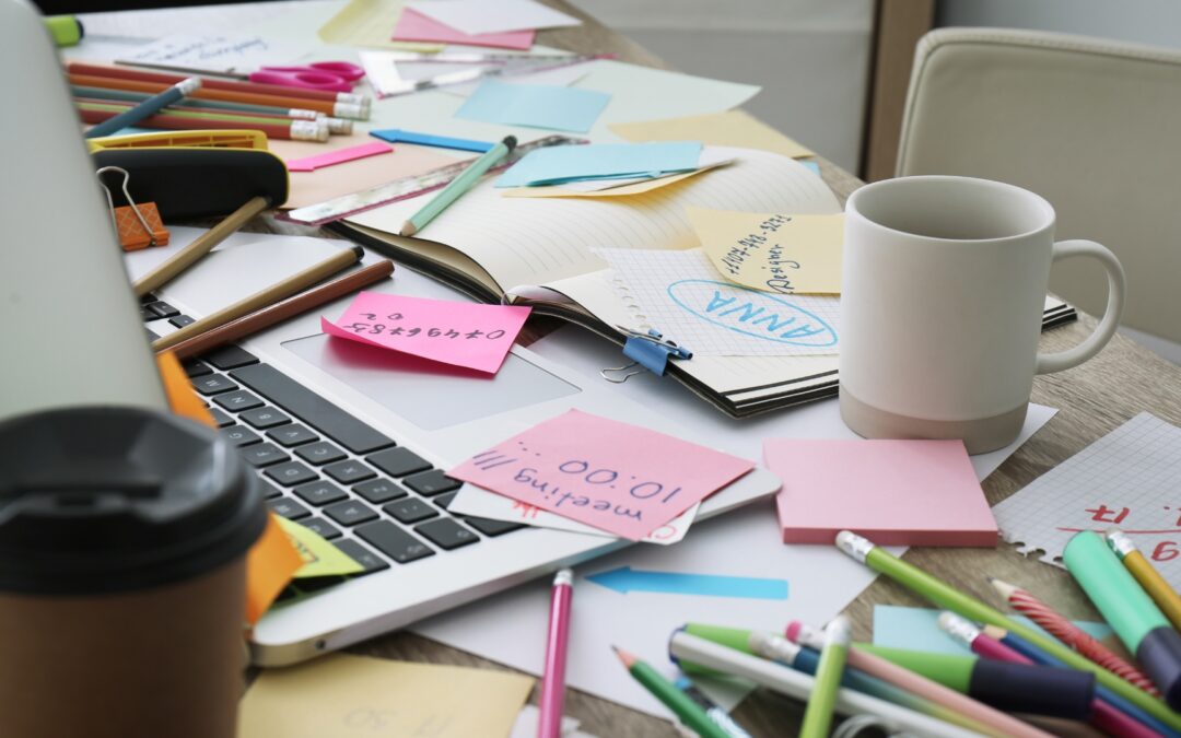 10 Ways that I Stay Organized at Work